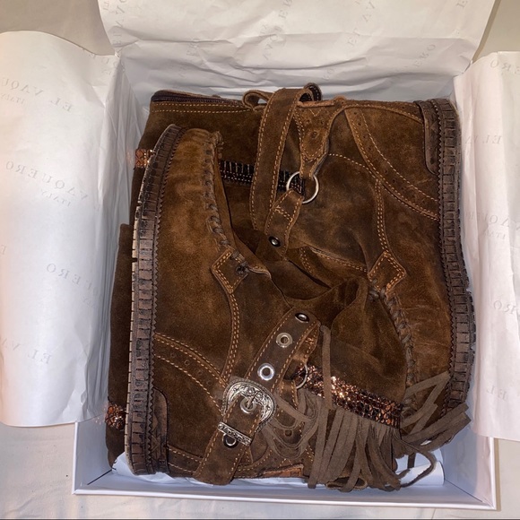 El Vaquero Crudelia Leather Wedge Moccasin Boot - Picture 8 of 9